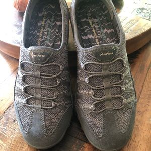 Sketchers Relaxed Fit Athletic Style